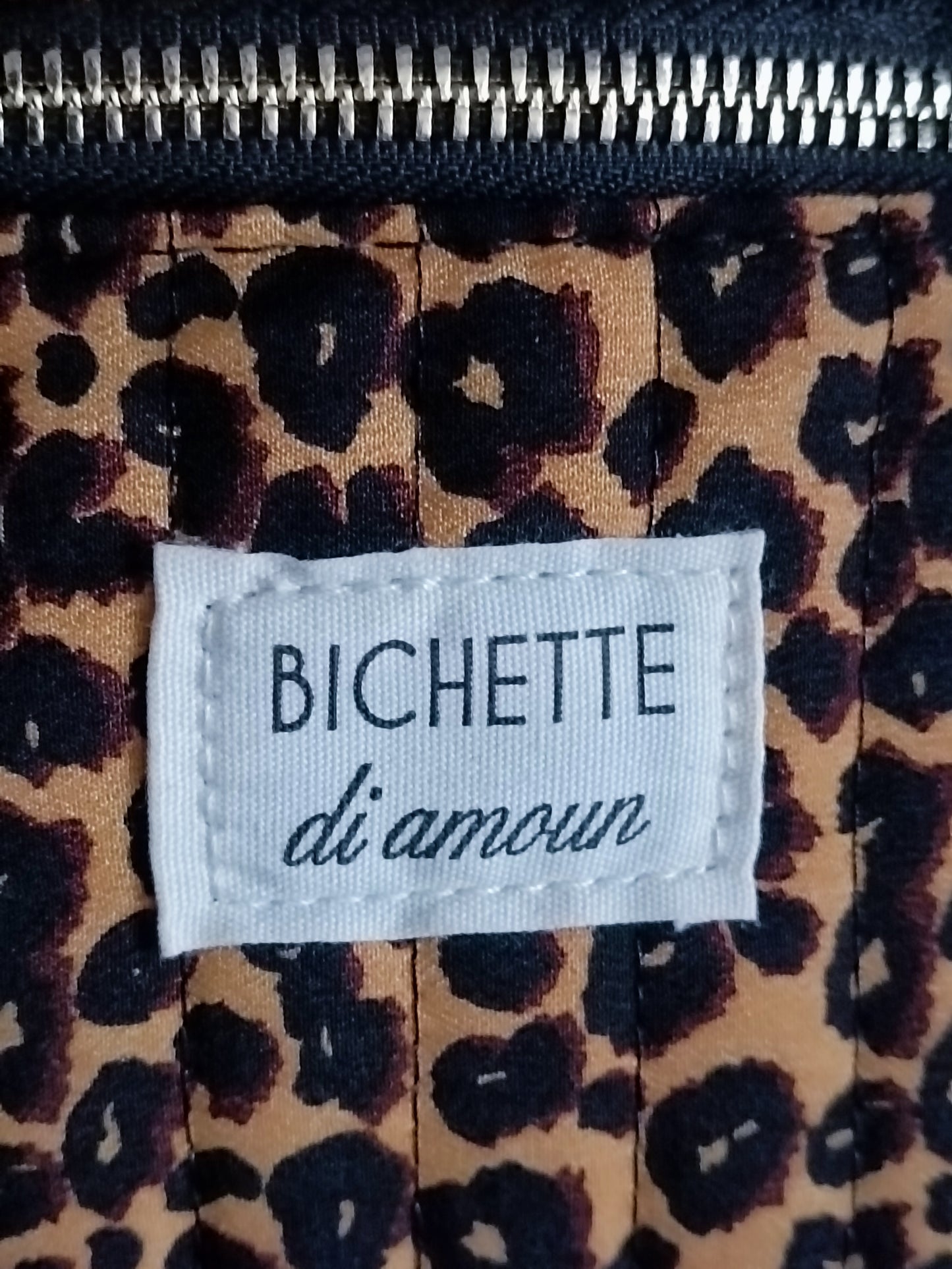 Sac banane léopard - style et praticité