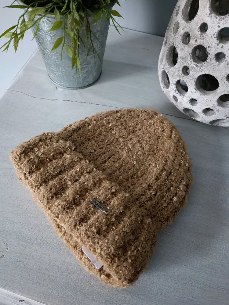 Bonnet femme camel - existe en noir et blanc
