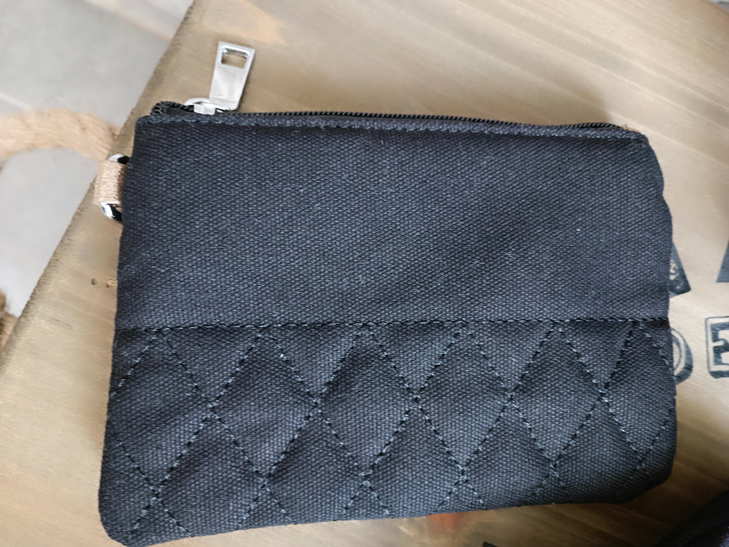 Sac noir vintage et accessoires